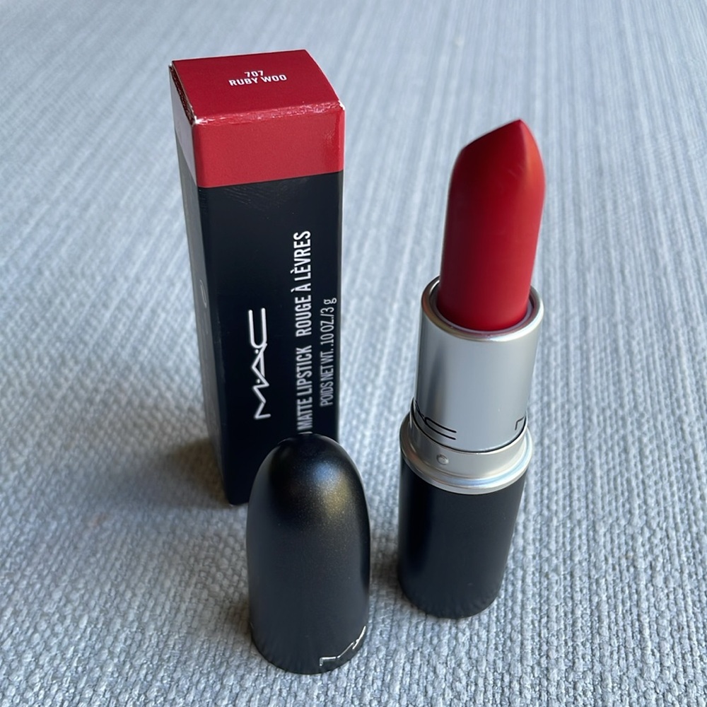 MAC Retro Matte Lipstick - 707 Ruby woo